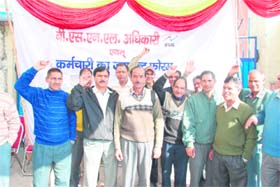 BSNL employees demonstrate in Dehradun