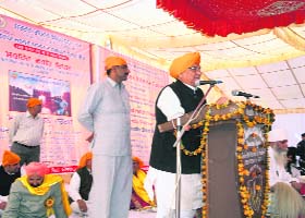 Chief Minister Bhupinder Singh Hooda addresses a gathering during a mahayagya in Yamunanagar