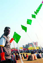 Dinesh from Samrala flies 151 kites using a single string at the ongoing Virasat Mela in Bathinda on Saturday