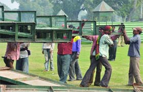 Labourers at work for Republic Day Parade at Rajpath