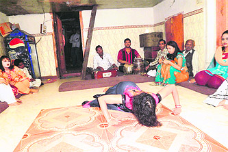 The girls on New Delhis G.B. Road who acquire dancing skills are able to double their income, as they are more sought after. Photo by the writer