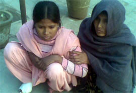  Deepa with her mother.