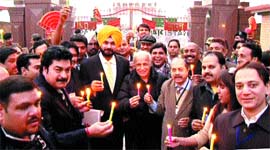 MP Navjot Singh Sidhu and film director Mahesh Bhatt observe World Human Rights Day at Attari-Wagah joint checkpost.