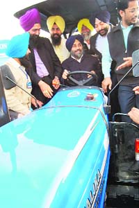 Punjab Deputy CM Sukhbir Badal on the concluding day of PITEX 2010 in Amritsar