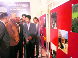 Director-General of Police DS Manhas appreciates Chavi, a photo exhibition, organised by the HP language and cultural department at Gaiety Theatre 