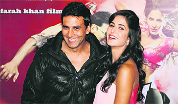 Bollywood actors Akshay Kumar (L) and Katrina Kaif promotes their forthcoming movie Tees Maar Khan