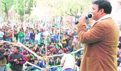 A singer regales students at DAV PG College in Dehradun 