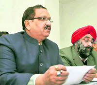 Chief of Uttarakhand Sarv Samaj Sangathan Harish Narang addresses a press conference in Dehradun on Tuesday
