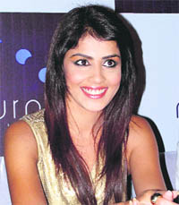 An avid sport lover, Genelia D’Souza has played all games from basketball to hockey