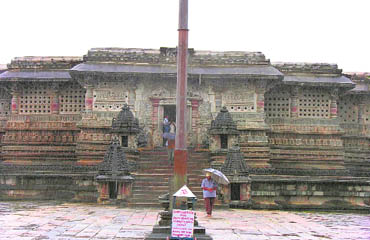 A view of the Chennakesava temple complex