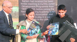 Sanam Singh (R) and his mother Roop Singh during the felicitation function at CLTA in Chandigarh on Tuesday.