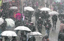 The snowfall in Shimla on Friday brought cheers to local people and thousands of tourists. It is nearly after two decades that the HP capital received snow around the New Year