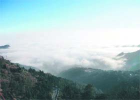 A view of the Doon valley taken from Mussoorie