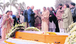 Leader of Opposition in Lok Sabha Sushma Swaraj pays homage to former Speaker and veteran Congress leader Bali Ram Bhagat, who died on Sunday, in New Delhi. BJP leader LK Advani and Speaker Meira Kumar are also seen in picture
