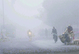 Drivers have a tough time due to fog.