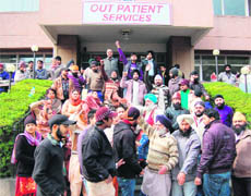 Relatives of Rajinder Singh, admitted to the CMCH, stage a protest, alleging that the hospital had sided with their rivals to discharge their patient.