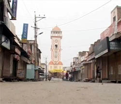 A street near the Clock Tower in Fazilka wears a deserted look as the Beopar Mandal observed a complete bandh on Wednesday.