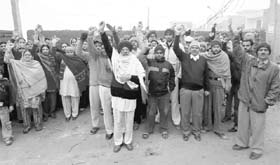 Residents up in arms against colonisers at Zirakpur