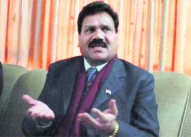 Vice-chairman of the National Commission for the Scheduled Castes Raj Kumar Verka talks to mediapersons at Sonepat