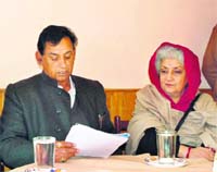 Union Minister of State for Surface Transport Mahadeo Singh Khandela along with Jodhpur MP Chandresh Kumari addresses mediapersons in Dharamsala on Tuesday.