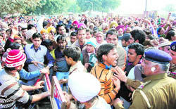 Dera Sacha Sauda followers clash with the police in Sirsa