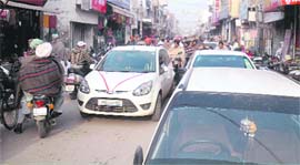 Traffic congestion in the Sunami Gate area of Sangrur. 
