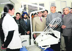 Union Minister for Health and Family Welfare Gulam Nabi Azad in Panjab University on Monday.