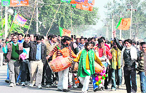 Party activitsts in a festive mood. 