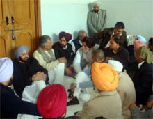 Foremer CM Capt Amarinder Singh, Janmeja Singh Sekhon, Irrigation Minister, Punjab and others consoling Sunil Jakhar, MLA (Abohar) at his house at Panj Kosi village on Wednesday