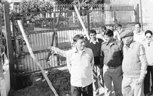 In the wake of rising incidents of robberies in Panchkula, members of the Residents Welfare Association have put up a security gate on their own in Sector 11.