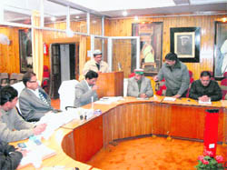 Ward member Sushil Kumar makes a point at a meeting of the MC Board in Mussoorie on Tuesday.