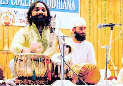Sukhvinder Singh Namdhari perform at Ramgarhia College in Ludhiana.
