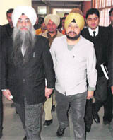 Singer Daler Mehndi appears at the District Court Complex in Patiala on Thursday. 
