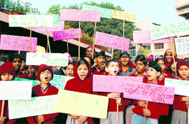 Citizens Forum Vidyamandir protest against the menace of drugs and corruption in Amritsar on Sunday