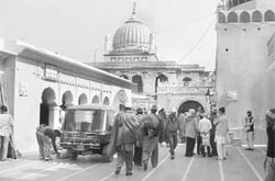 Devotees arrive to pay obeisance during the yearly Urs in Fatehgarh Sahib.