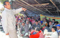 SSB guerrillas hold a protest in front of the Uttarkhand Vidhan Sabha in Dehradun 