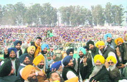 SAD and BJP leaders during a rally of the SAD (Youth) at Gurdaspur