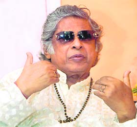 Pandit Debu Chaudhuri  Photo: Vinay Malik