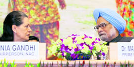 Prime Minister Manmohan Singh and UPA chairperson Sonia Gandhi during the MNREGA Sammelan at