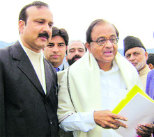 Leaders of the National Conference and the Congress submit memorandums to Union Home Minister P Chidambaram in Kishtwar on Friday.