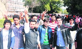 BDS students, who ended their strike, celebrate after the Syndicate decision