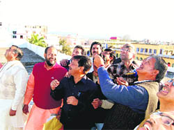 MP Harish Rawat does the same in Haridwar on the occasion of