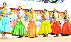 Girls perform Haryanavi dance at the Surajkund Crafts Mela in Faridabad.