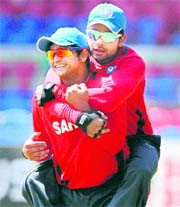 Suresh Raina (L) and Virat Kohli in Bangalore on Saturday. The two will be crucial to Indias middle order.