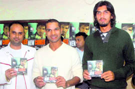 Cricketer Ishant Sharma(centre)  releases the album