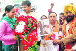As couple celebrates the Valentines Day with flowers and gifts, activists of the Shiv Sena (Bal Thackeray) burn Valentines Day cards as a sign of protest in Amritsar 
