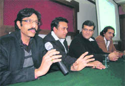 Dr Manoj Gupta addresses mediapersons in Dehradun on Monday.