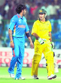 Sreesanth (L) argues with Australias Ricky Ponting