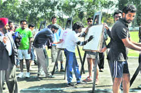 Students of College of Art at the Run and Paint competition