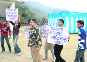 NSUI activists protests in Jwalamukhi Degree College before the clash